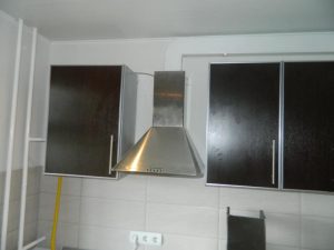 Установка вытяжки на кухне в Кондрово
