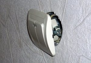 Замена выключателя света в квартире в Кондрово